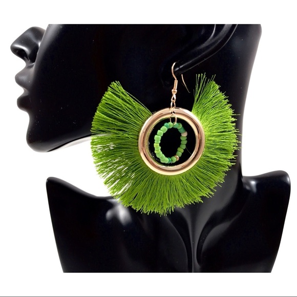 Large gold hoop green tassel circle earrings - Picture 3 of 8